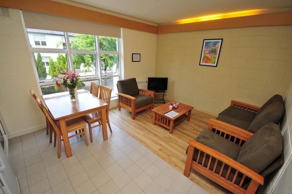 Corrib Village Rooms University Of Galway Ngoại thất bức ảnh