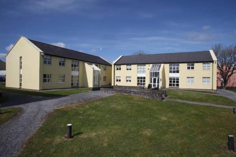 Corrib Village Rooms University Of Galway Ngoại thất bức ảnh